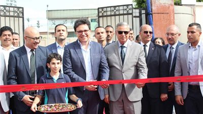 وزير الثقافة ومحافظ الإسكندرية يفتتحان معرض الكتاب في دورته العاشرة (صور)