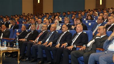 وزير العمل يشارك في حفل تخرج الدفعة الرابعة لطلاب مدرسة السويدي للتكنولوجيا