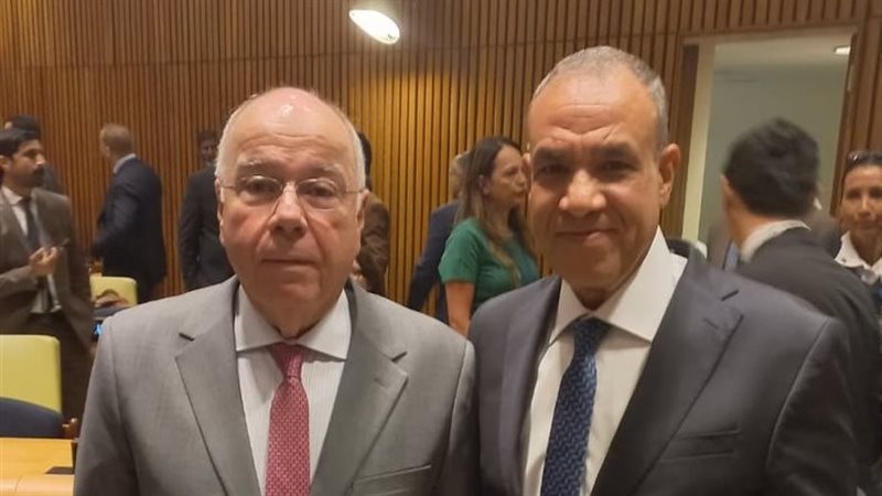 وزير الخارجية والهجرة