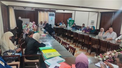 تعليم الإسماعيلية يعقد المقابلات الشخصية للمشاركين في مسابقة 100 معلم مبدع (صور)