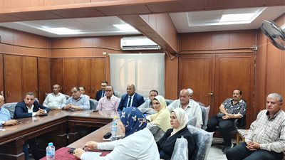 وكيل وزارة التعليم بالدقهلية يجتمع بمديري ووكلاء الإدارات 