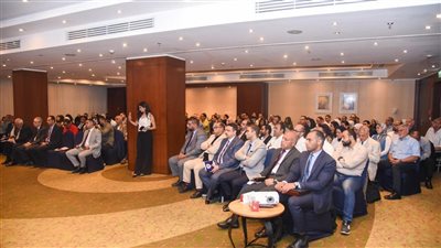 محافظ الإسكندرية: المحافظة تفتح ذراعيها لأي جهد يسهم في تحسين بيئة العمل 