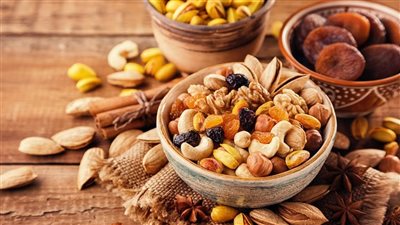 اكتشفي أفضل الأطعمة والمشروبات لتجديد الطاقة