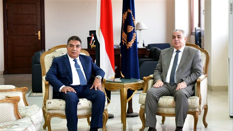 محافظ الدقهلية ومدير