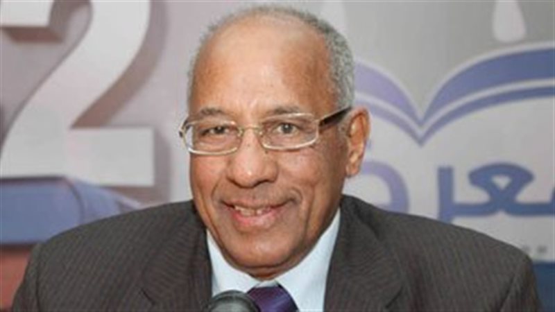 الدكتور أحمد درويش،