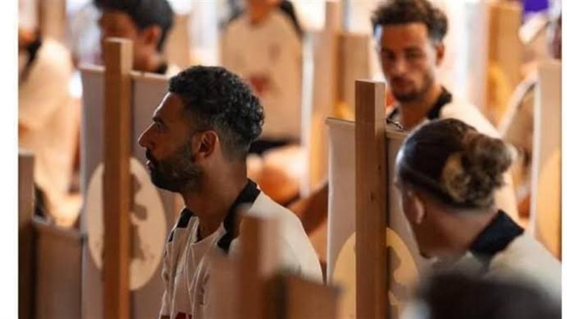 زيارة محمد صلاح لمعبد