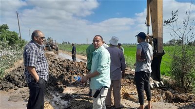 إصلاح كسر خطي المياه بطلخا وتمى الأمديد في الدقهلية (صور) 