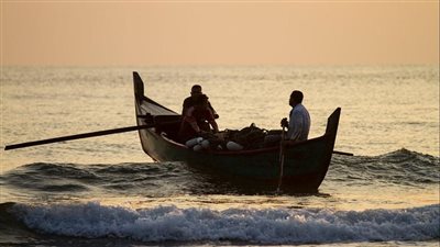 السعودية تطلق سراح 12 صيادا إیرانیا دخلوا مياهها الإقليمية