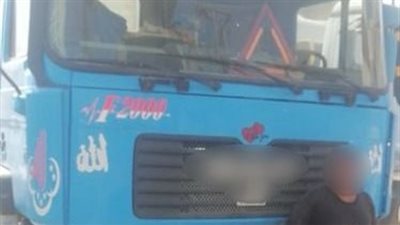 بعد تداول فيديو الواقعة، ضبط سائق نقل ألقى خرسانة جاهزة بالطريق العام في القليوبية 