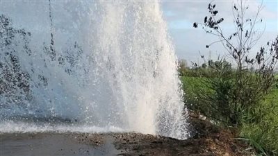 انفجار خط المياه الرئيسي في تمي الأمديد وإجراءات فورية من محافظ الدقهلية (صور)