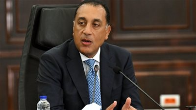 مدبولي يعتذر لأهالي الجيزة عن انقطاع الكهرباء وخروج محطة جزيرة الدهب من الخدمة 