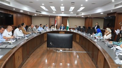 محافظ الجيزة يعقد اللقاء الأسبوعي لبحث شكاوى المواطنين