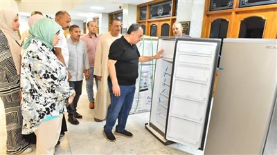 محافظ أسيوط يشهد تسليم 30 جهازا كهربائيا للعرائس اليتيمات (صور) 