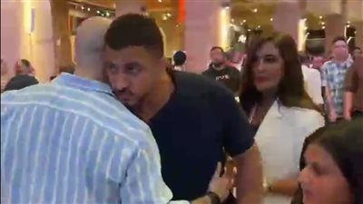  بعد عقد قرانه، أول ظهور لكريم السبكي في العرض الخاص لفيلم روكي الغلابة (فيديو)