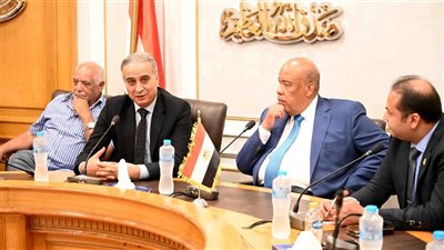 جهاز حماية المستهلك والغرف التجارية يناقشان آليات تنفيذ مبادرة خفض الأسعار