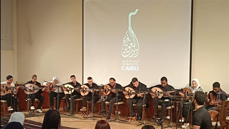 طلاب بيت العود 
