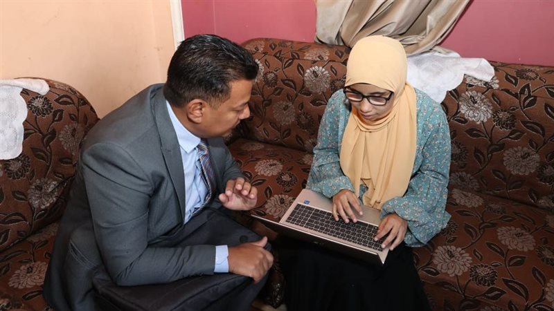 الطالبة هاجر حسام،
