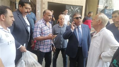 محافظ الدقهلية يتفقد مستوى النظافة والتزام المخابز بوزن الخبز في طلخا (صور)