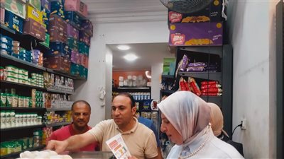 تحرير محاضر تموينية وضبط سلع مجهولة المصدر في حملات مكبرة بالإسكندرية