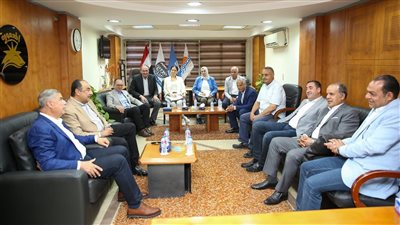 وزير قطاع الأعمال ومحافظ الإسكندرية يتفقدان مشروعات تطوير منطقة المعمورة