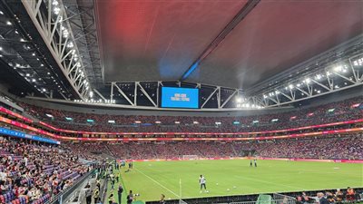 بمجسم التنين، ملعب كاي تاك بهونج كونج يستعد لاستقبال مباراة آرسنال وتوتنهام 