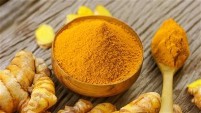 فوائد الكركم، يخفف الالتهابات ويخفض الكوليسترول بالدم ويحمي من الزهايمر 