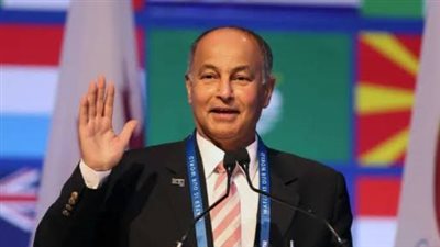 أساطير ألعاب الماء يحتفلون بدخول حسين المسلم قائمة العظماء 