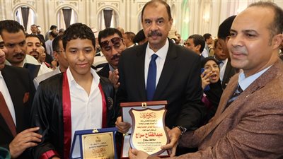 محافظ سوهاج يشهد حفل تكريم أوائل الشهادات العامة 