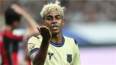 يضم لابورتا ولامين يامال ورافينيا، وفد برشلونة يصل حفل الكرة الذهبية 2025 (فيديو)