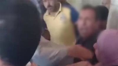 قرار جديد بشأن المتهم بالاعتداء على زوجته بسلاح أبيض داخل المحكمة بالإسكندرية