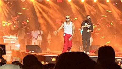 مصابون في حفل محمد رمضان بالساحل بسبب الألعاب النارية والفنان يستغيث لإنقاذهم (فيديو)