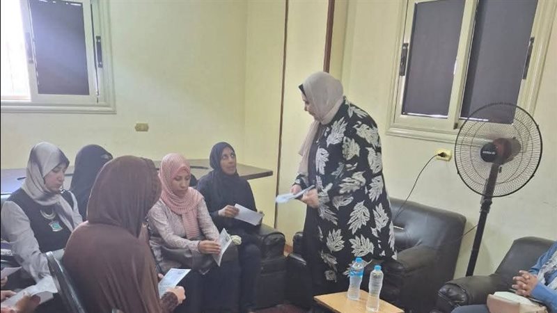 جلسة توعوية مع أهالي