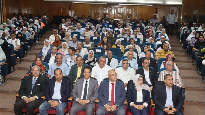 خلال تكريم المتفوقين
