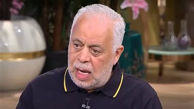 أشرف زكي عن جدل عمل غير النقابيين: نرحّب بكل موهبة حقيقية