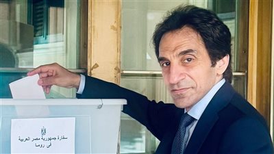 بسام راضي يفتتح عمل لجنة انتخابات مجلس الشيوخ بالسفارة المصرية في روما ويدلي بصوته (صور) 