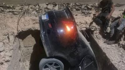 تحقيقات موسعة في سقوط سيارة ملاكي بداخلها رجل وزوجته بحفرة عميقة في حدائق أكتوبر