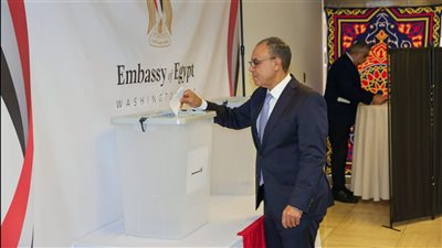 وزير الخارجية بعد الإدلاء بصوته في انتخابات مجلس الشيوخ بواشنطن: المشاركة واجب وطني (صور)
