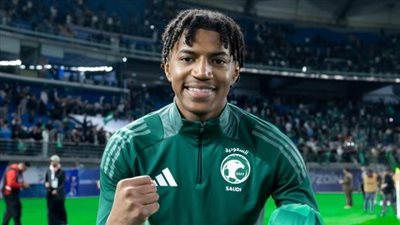 أهلي جدة يعلن تجديد عقد لاعبه حتى 2029