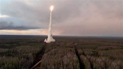 ردا على تهديد ترامب بالغواصات النووية، بوتين يأمر بدخول صاروخ خارق إلى الخدمة (فيديو)