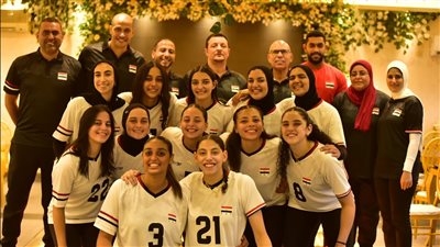 الكرة الطائرة، منتخب الشابات يصل الكاميرون للمشاركة في بطولة إفريقيا