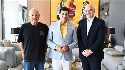 مدبولي يرحب برئيس الفيفا خلال قضائه عطلته في العلمين الجديدة