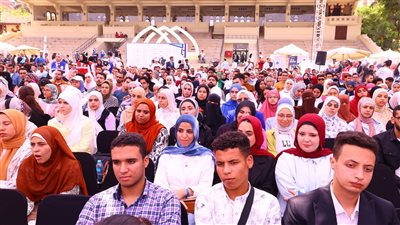 جلسة نقاشية في قمة «ستارت» لاستعراض المهارات المؤهلة للشباب في سوق العمل