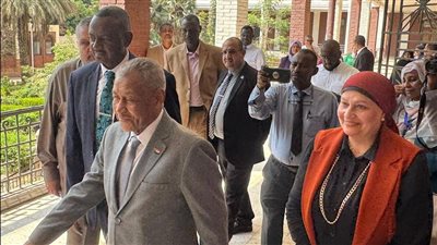 مدير تعليم القاهرة والسفير السوداني يتفقدان امتحانات الشهادة الإعدادية للسودان