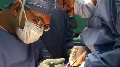 زايد التخصصي يجري جراحة معقدة لسيدة مصابة بانفجار جدار البطن وتهتك شديد بالكبد 