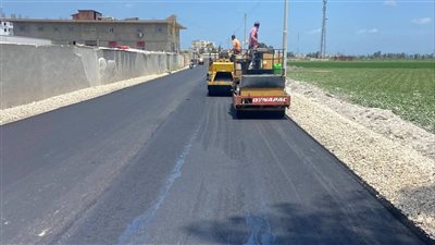 توسعة ورصف طريق ترعة فهمي بمركز منشأة القناطر بالجيزة