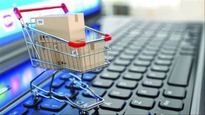 الإفتاء توضح حكم تصوير المنتج وإعلانه عبر مواقع التواصل قبل تملكه