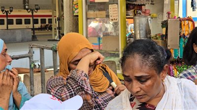 انهيار سودانيات في البكاء أثناء رحيلهن عن مصر (فيديو وصور) 