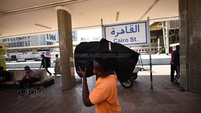 انطلاق القطار الثالث لنقل السودانيين وذويهم من القاهرة إلى أسوان (فيديو)