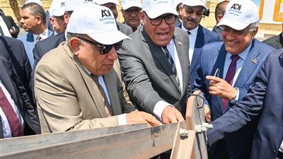 رئيس هيئة التصنيع ووزير الكهرباء يشهدان افتتاح خط إنتاج أبراج كهرباء الجهد العالي والفائق (صور)