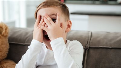 نصائح للأمهات للتغلب على الخوف عند الأطفال